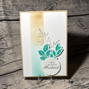 Individuelles Wunschprojekt - Trauerkarte in Savanne, Aquamarine und Glücksgrün.