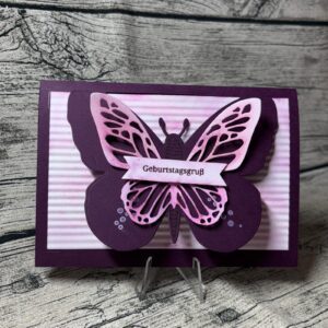 kreative Papierprodukte-Geburtstag-Schmetterling-Brombeermousse