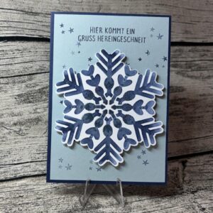 Weihnachten-Schneeflocke-Wolkenmeer-Blau